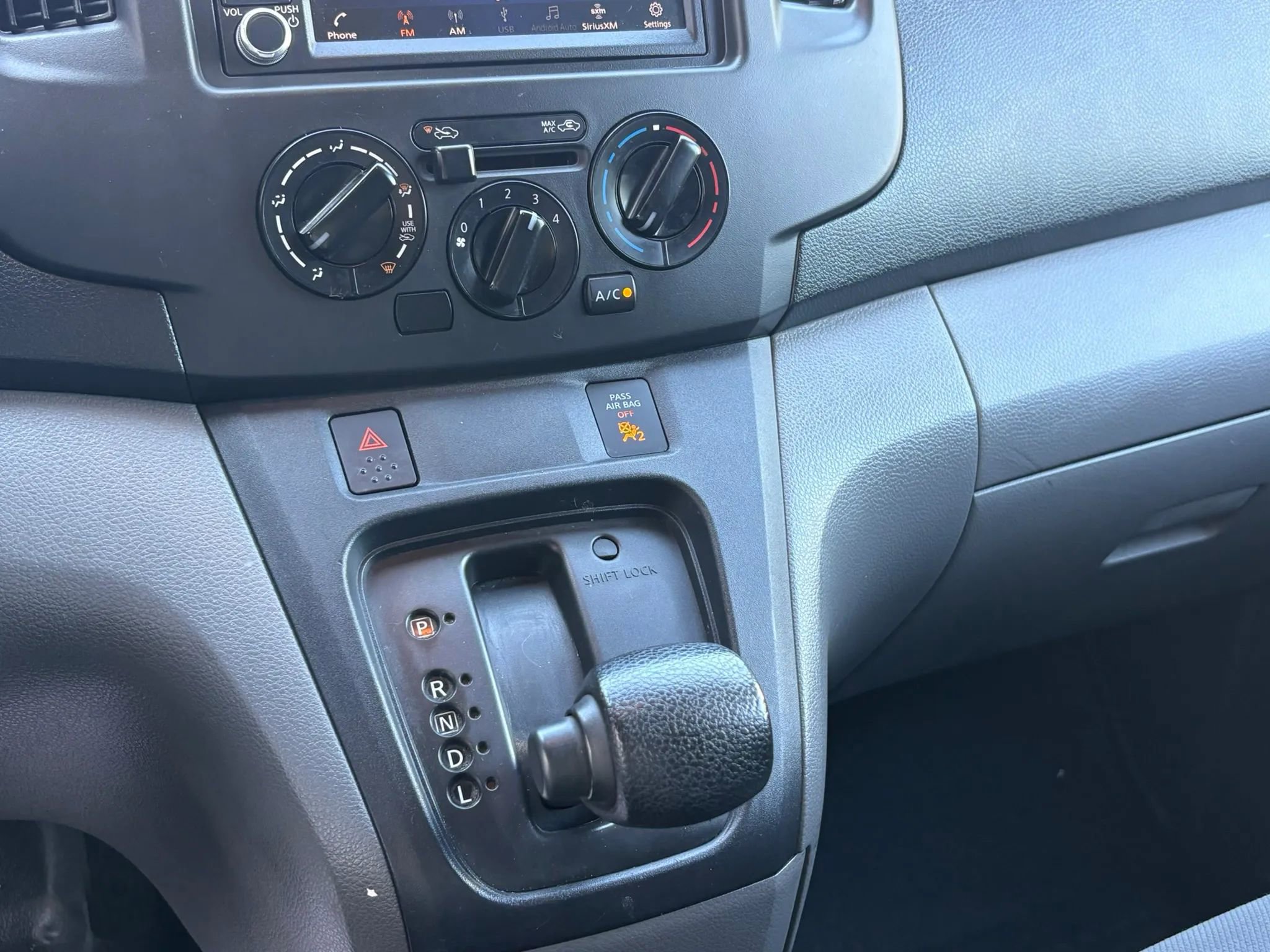 Used 2020 Nissan NV200 S FWD image 17