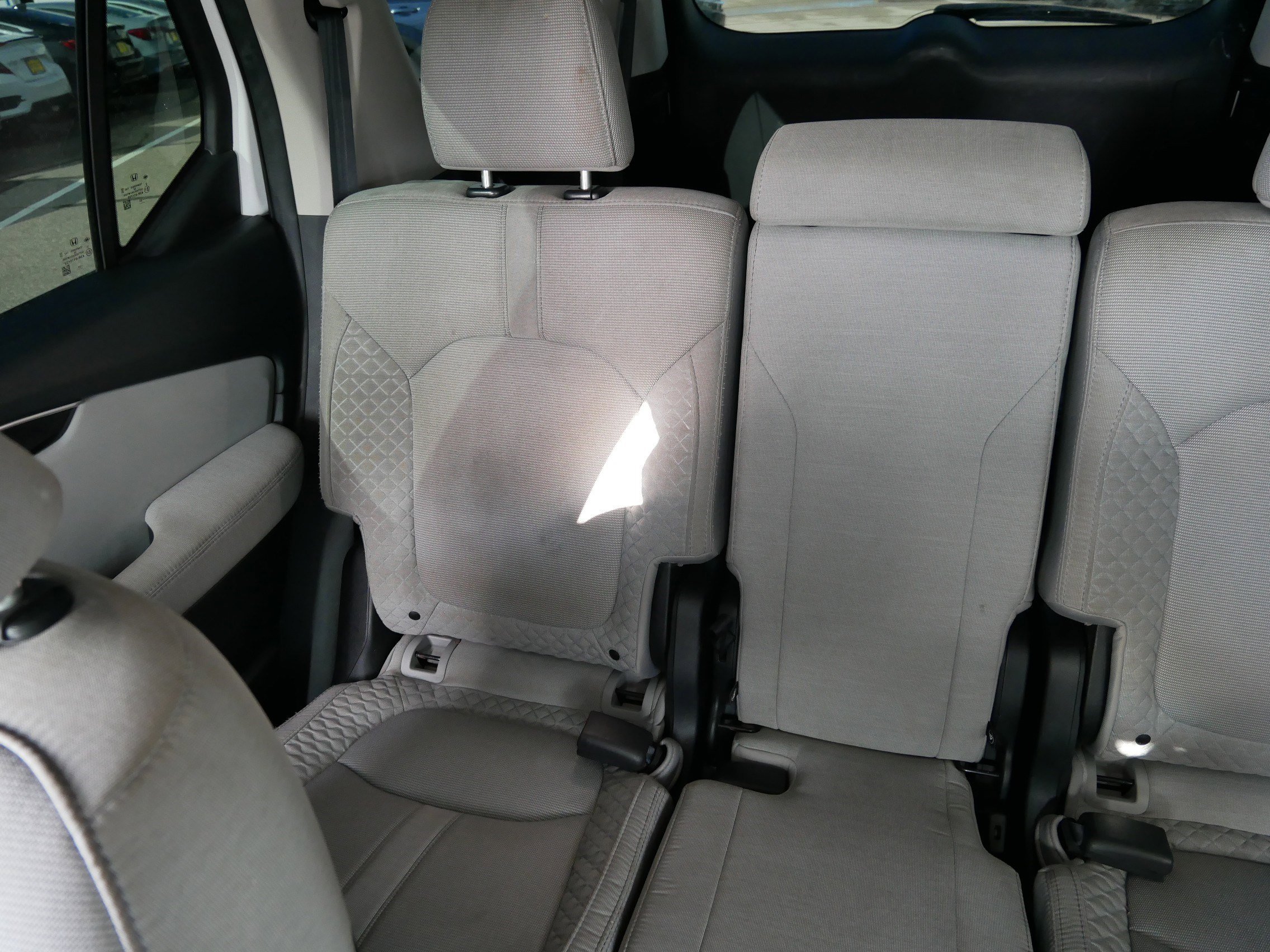 Used 2023 Honda Pilot LX image 12
