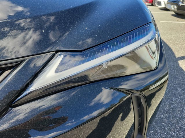 Used 2023 Lexus UX 250h FWD w/ Premium Package image 16