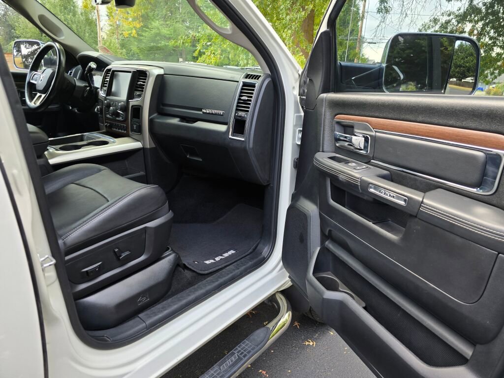 Used 2016 RAM 3500 Laramie w/ Convenience Group image 13
