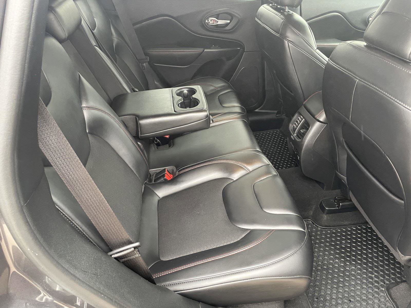 Used 2020 Jeep Cherokee Trailhawk w/ Cold Weather Group image 29