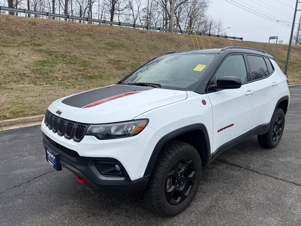 Used 2023 Jeep Compass Trailhawk image 3