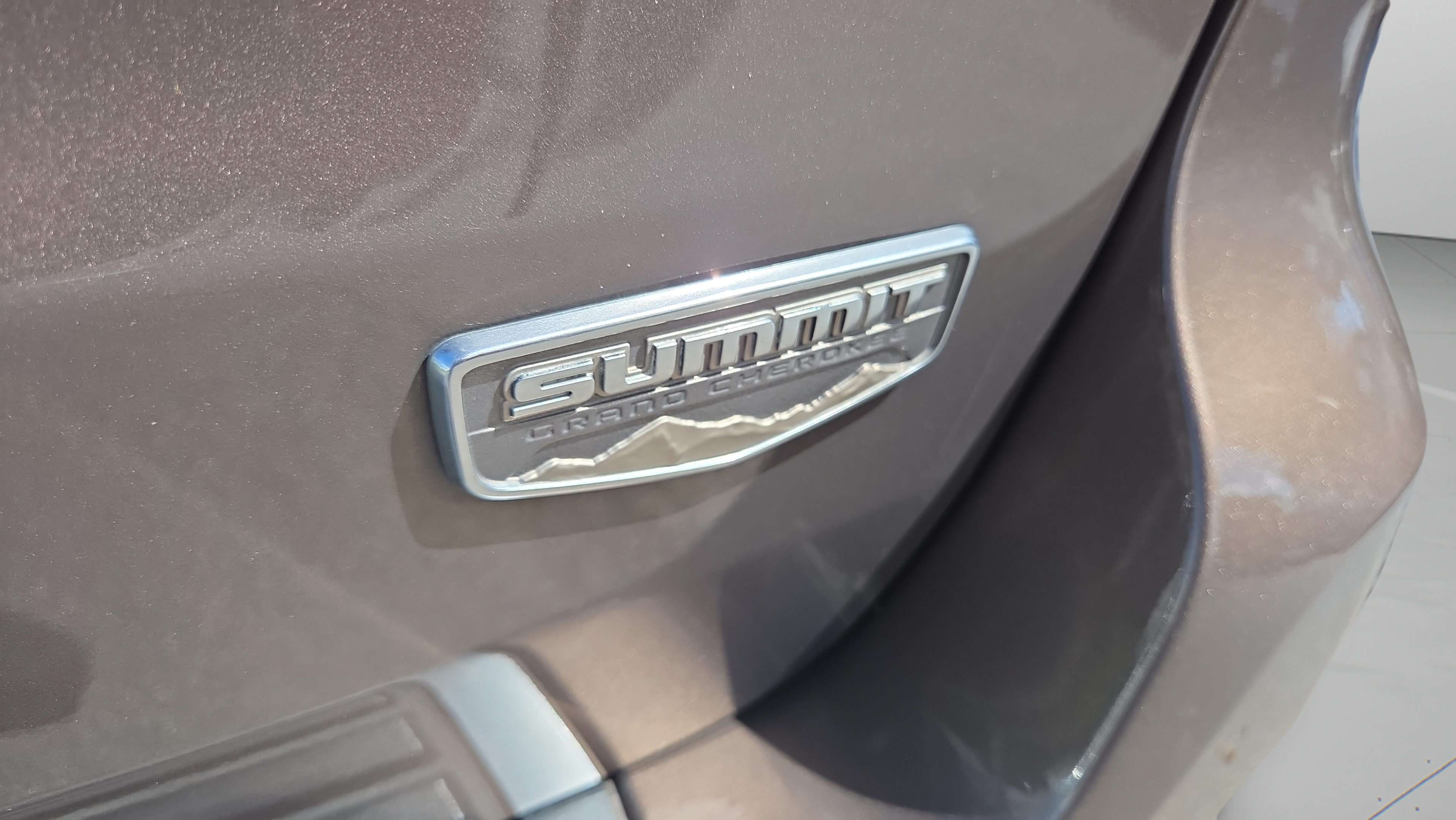 Used 2018 Jeep Grand Cherokee Summit w/ Platinum Series Group AWD/4WD image 38