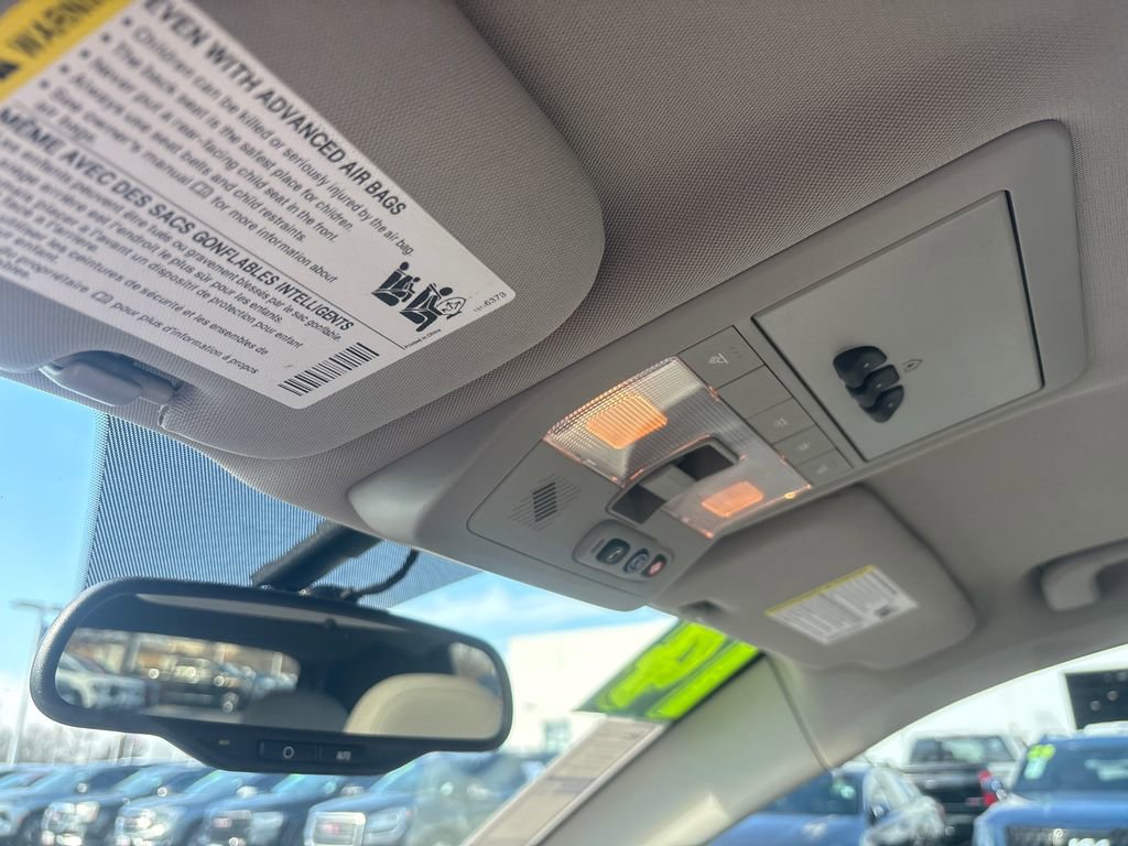 Used 2014 Chevrolet Captiva Sport LT w/ Convenience Package image 27