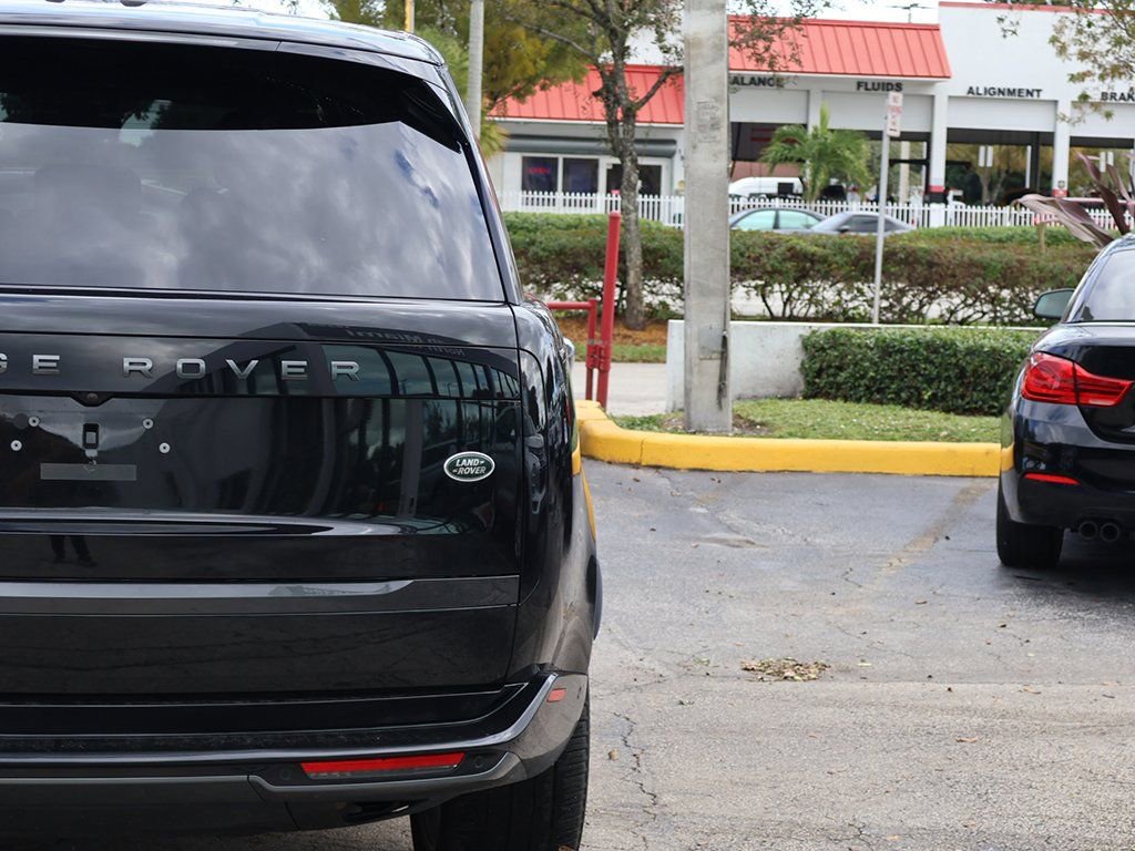 Used 2023 Land Rover Range Rover SE AWD/4WD image 21