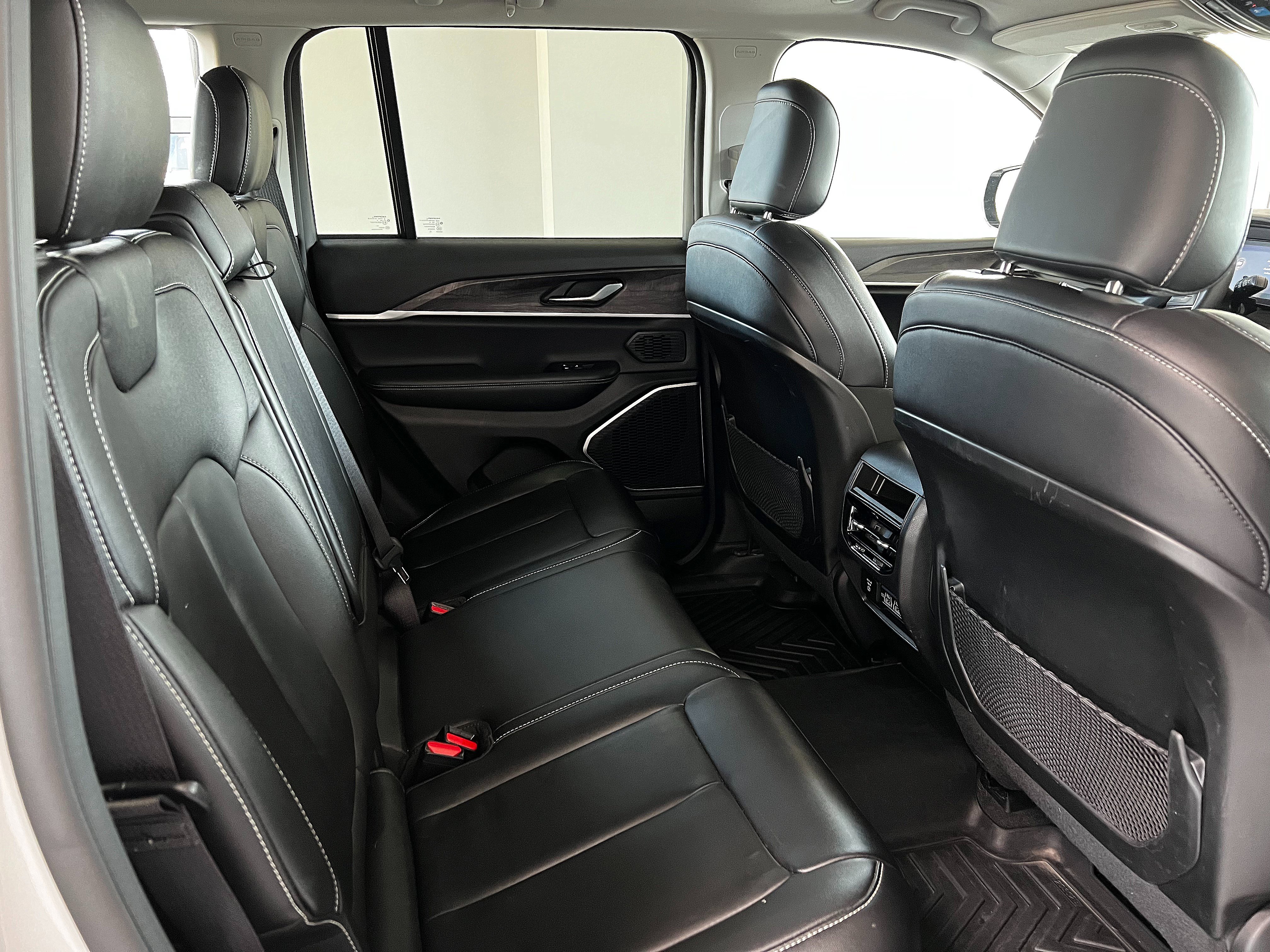 Used 2022 Jeep Grand Cherokee Limited w/ Trailer Tow Prep Group (B) image 24