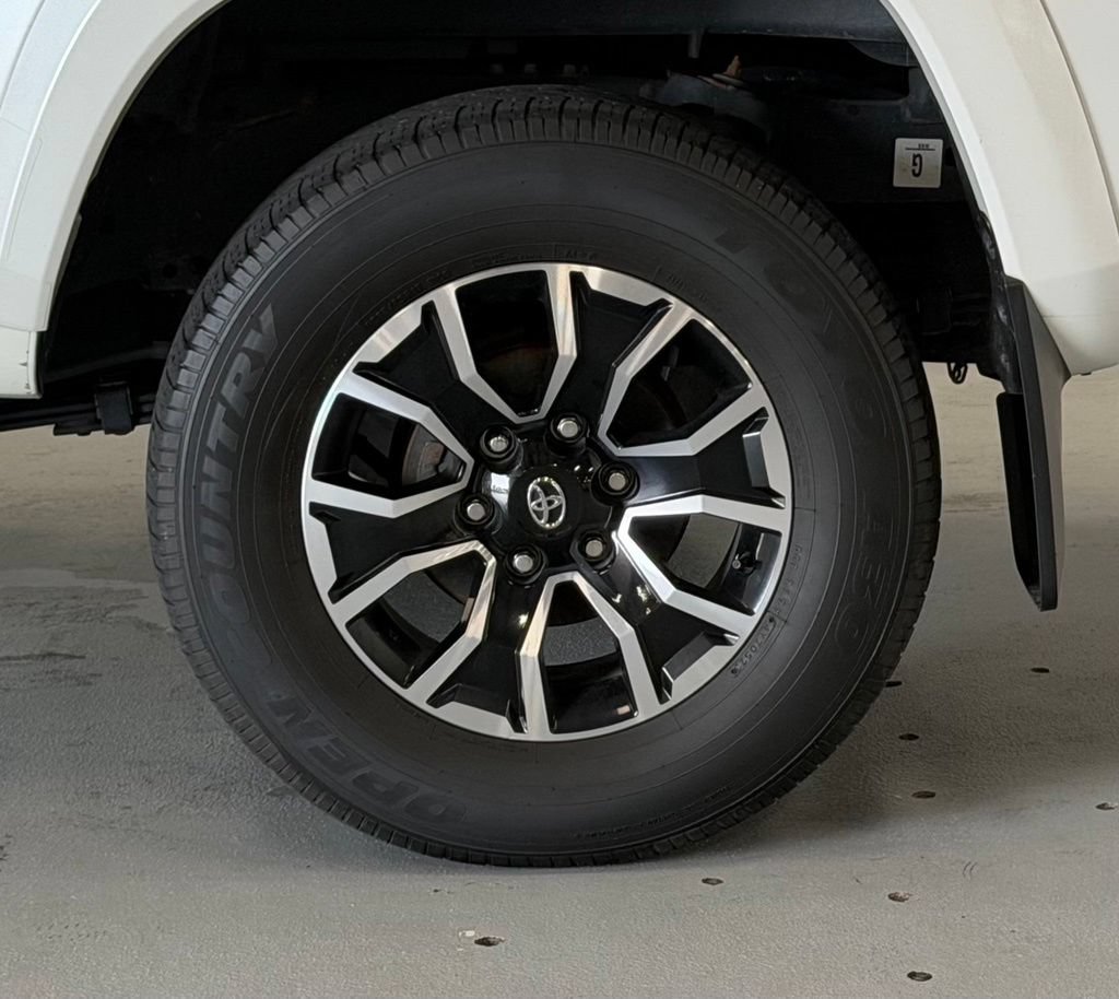Used 2023 Toyota Tacoma TRD Sport AWD/4WD image 8