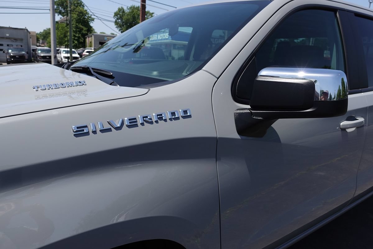 Used 2024 Chevrolet Silverado 1500 LT AWD/4WD image 7