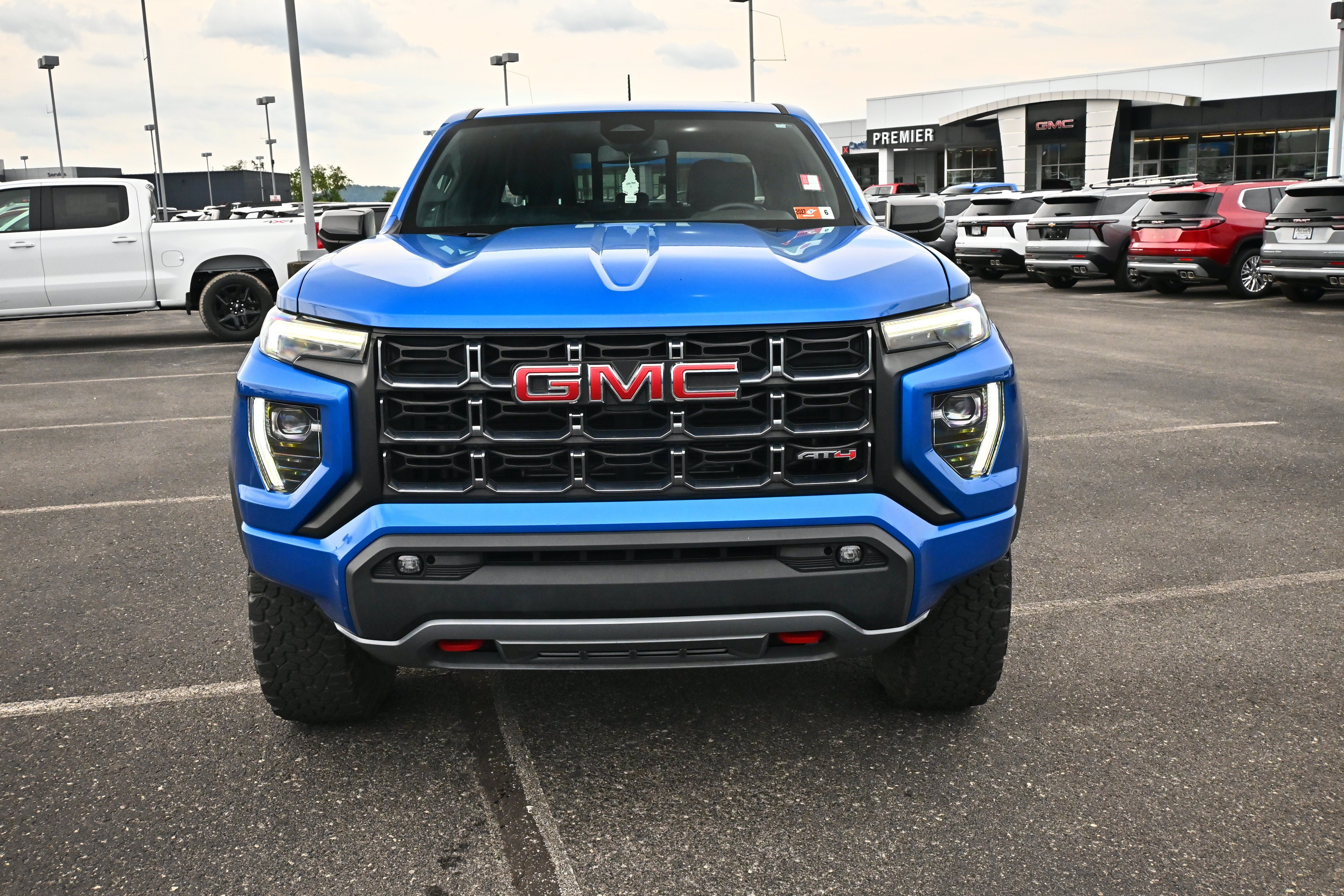 Used 2023 GMC Canyon AT4 w/ AT4 Premium Package AWD/4WD image 3