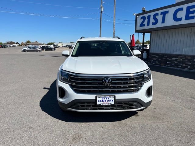 Used 2024 Volkswagen Atlas SE image 2