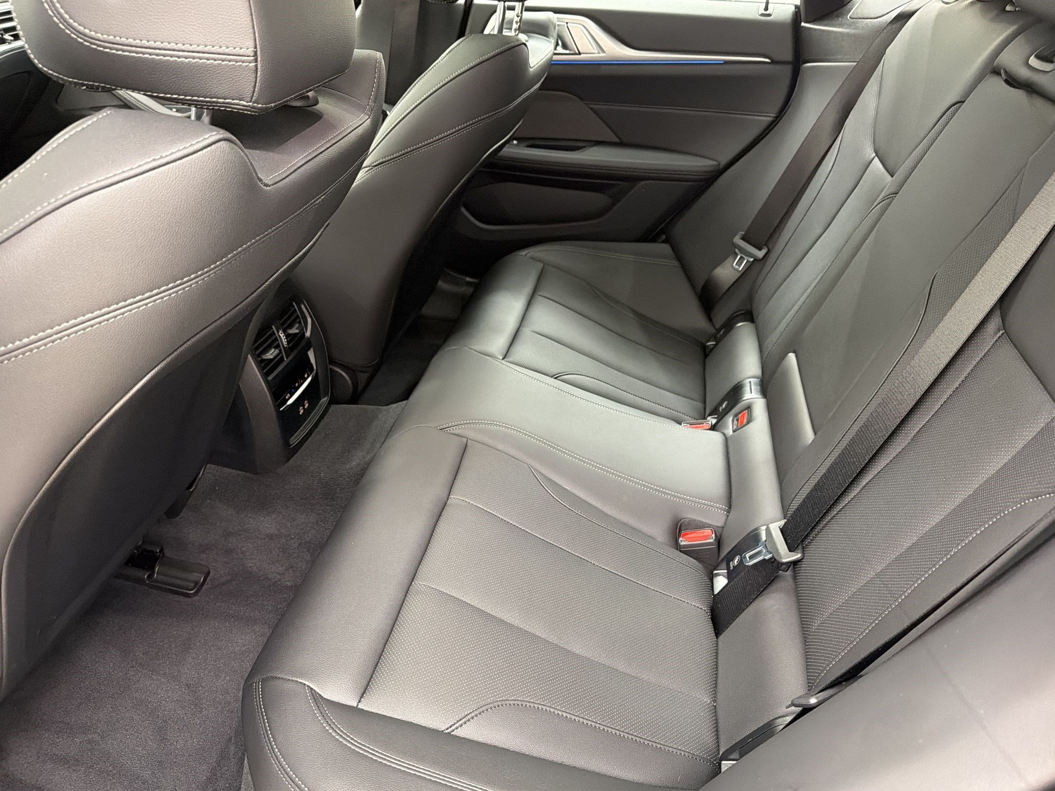 Used 2025 BMW i4 eDrive40 w/ Premium Package RWD image 22