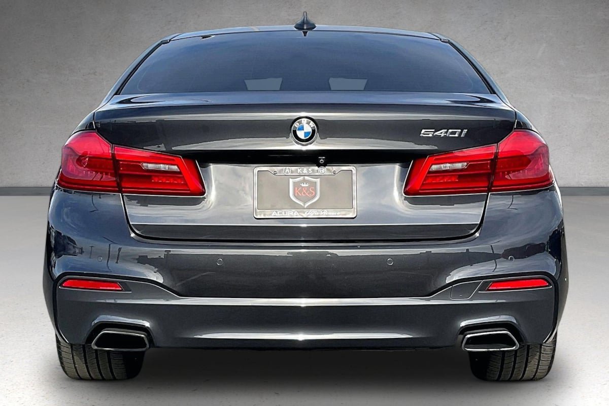 Used 2018 BMW 540i RWD image 4