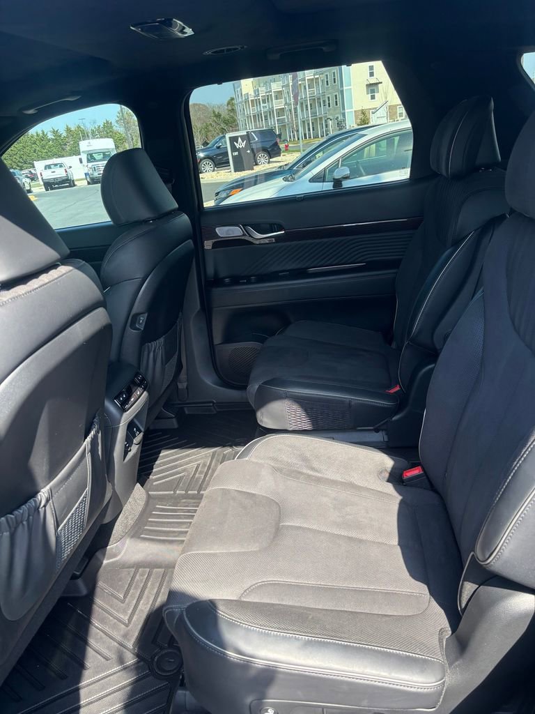 Used 2024 Hyundai Palisade Calligraphy image 13