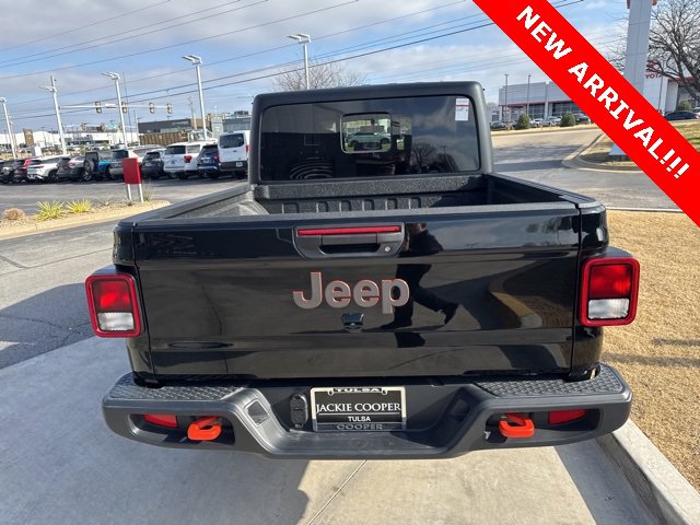 Used 2023 Jeep Gladiator Mojave w/ Cold Weather Group image 5