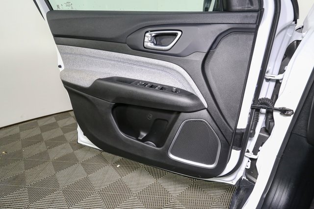 Used 2025 Jeep Compass Latitude image 35