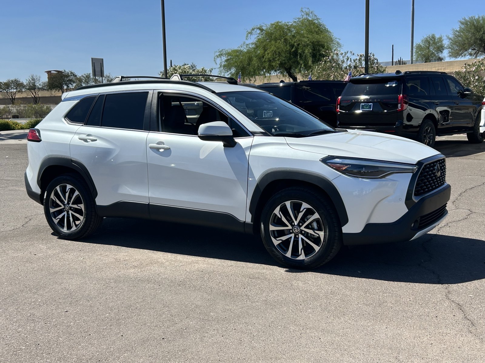 Used 2022 Toyota Corolla Cross XLE AWD/4WD image 7