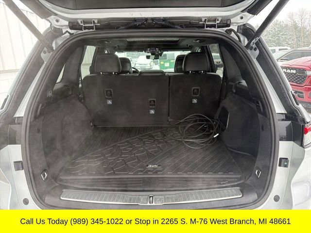 Used 2024 Jeep Grand Cherokee Overland w/ Advanced Protech Group III image 40