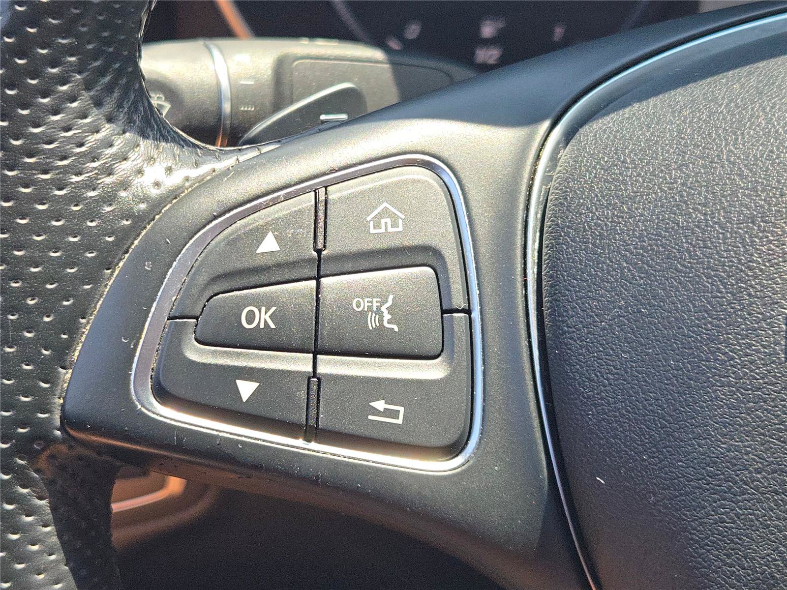 Used 2016 Mercedes-Benz C 300 4MATIC Sedan image 32