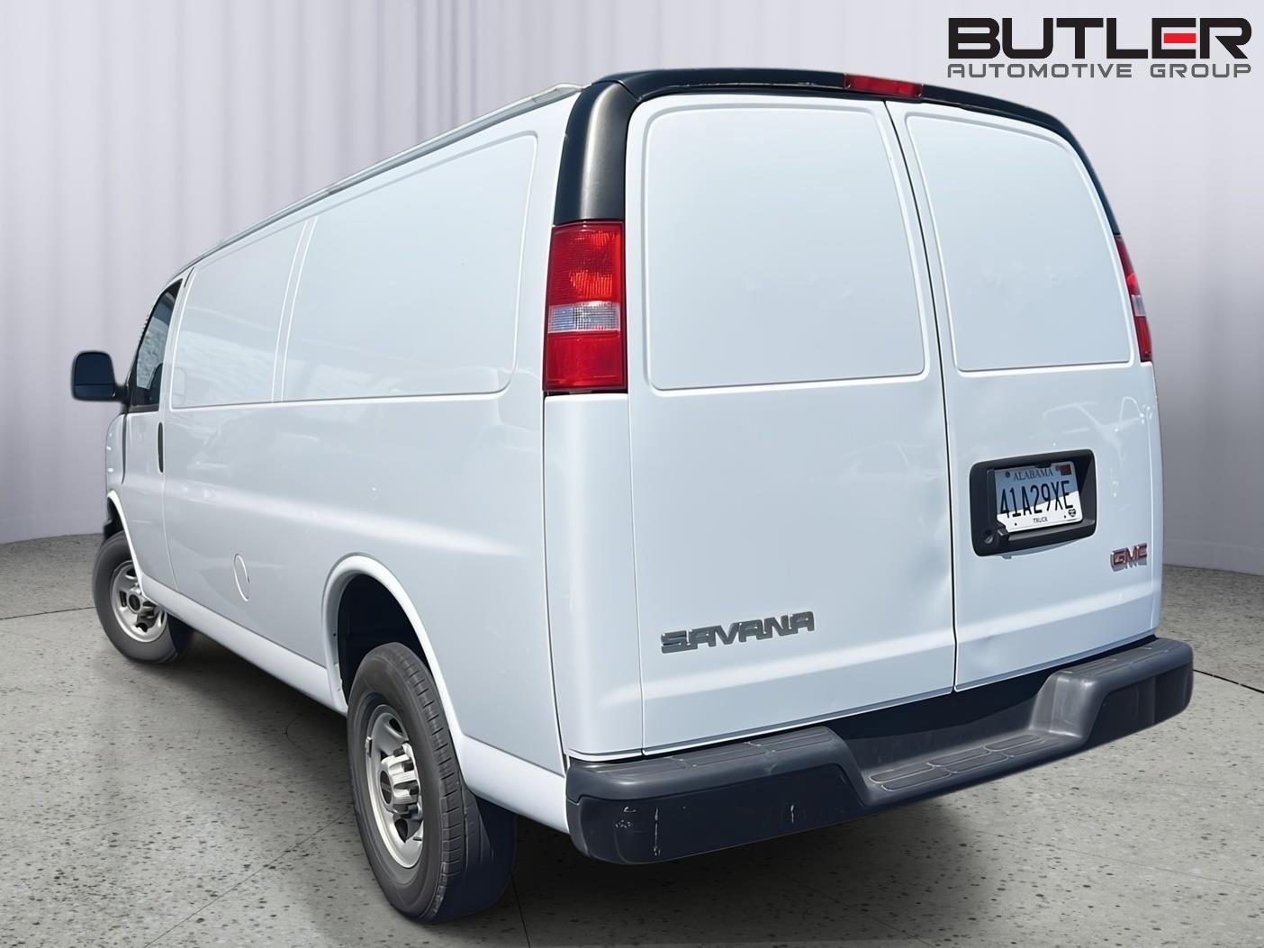Used 2023 GMC Savana 2500 Extended RWD image 2
