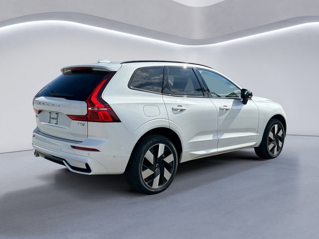New 2025 Volvo XC60 T8 Plus w/ Protection Package Premier image 4