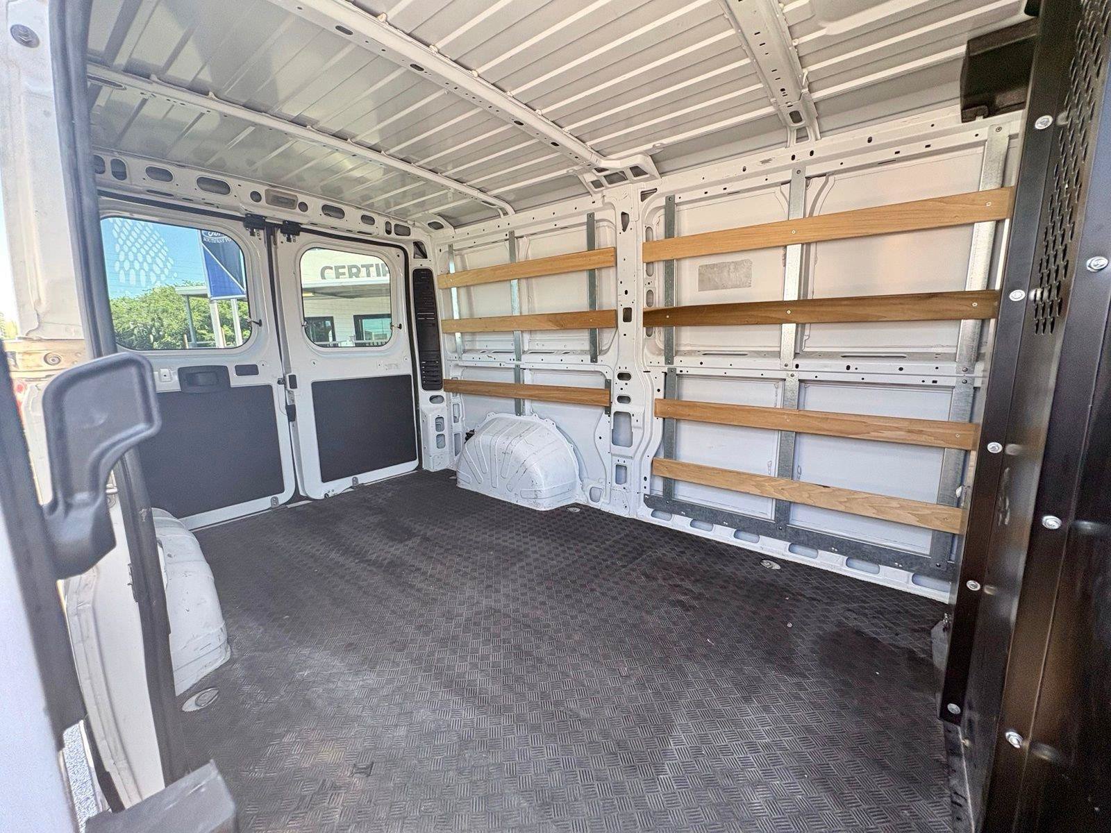 Used 2025 RAM ProMaster 2500 w/ U-Haul Equipment Group FWD image 14