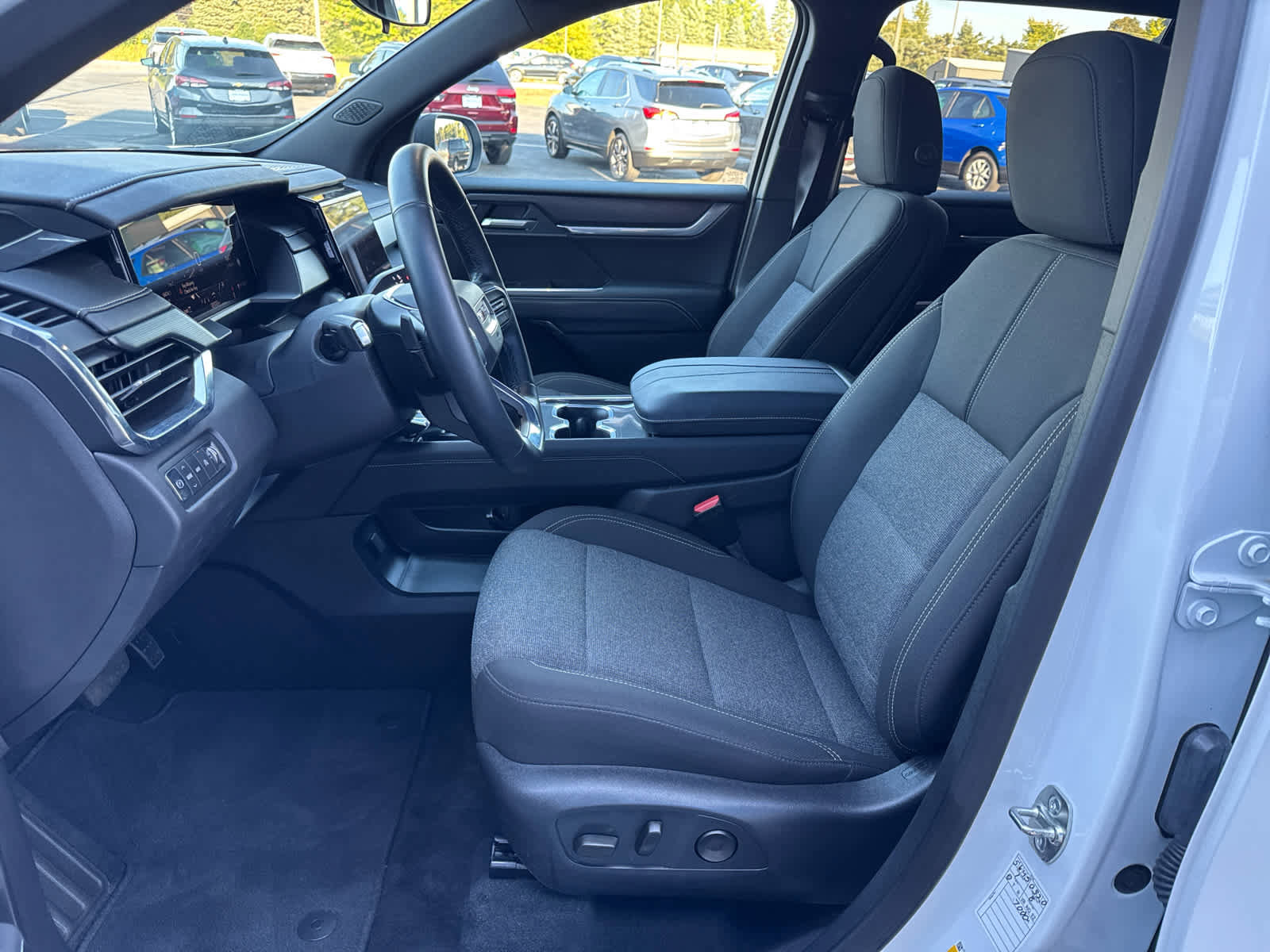 Used 2025 GMC Acadia Elevation image 22