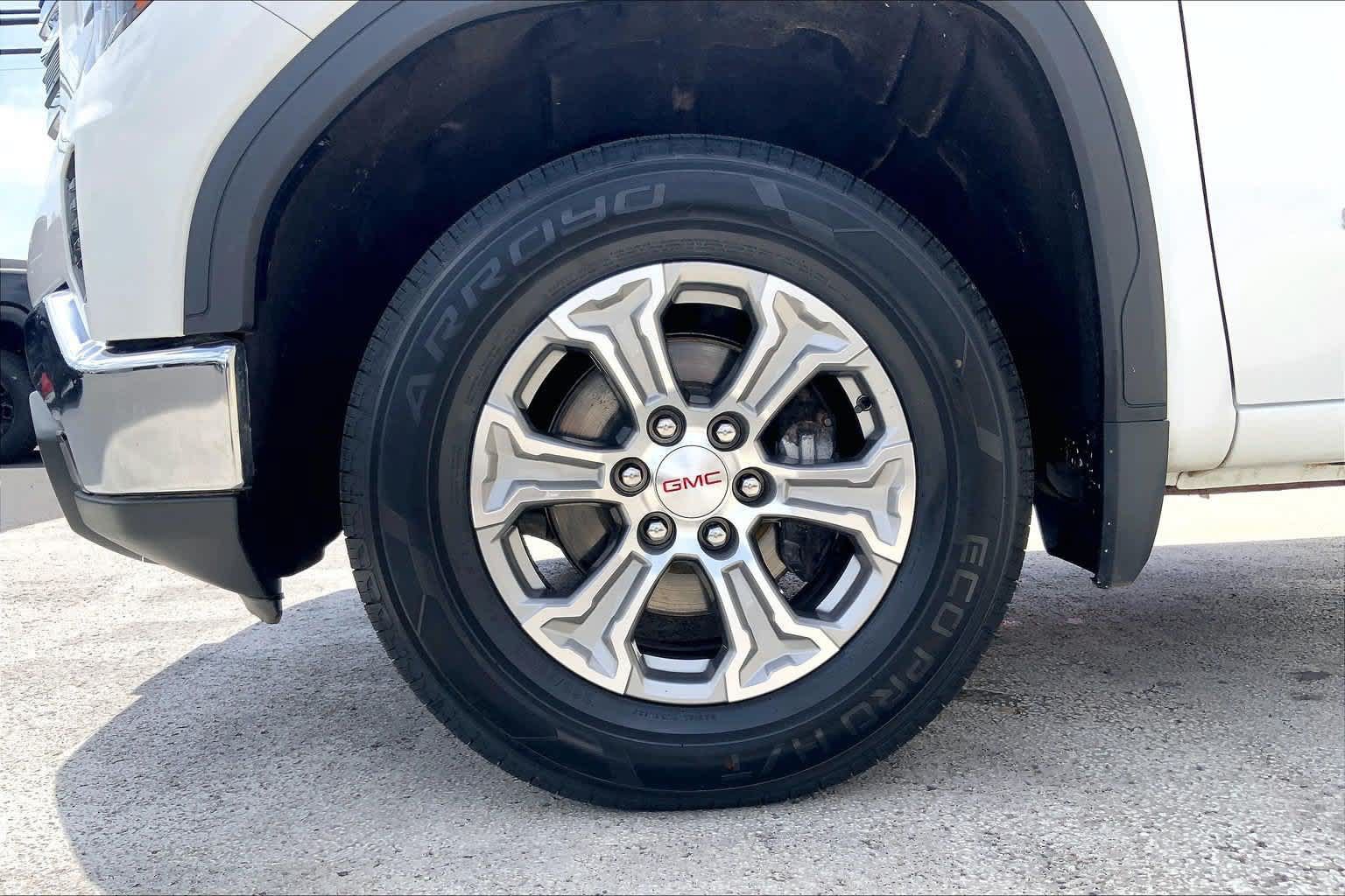 Used 2024 GMC Sierra 1500 SLT AWD/4WD image 8