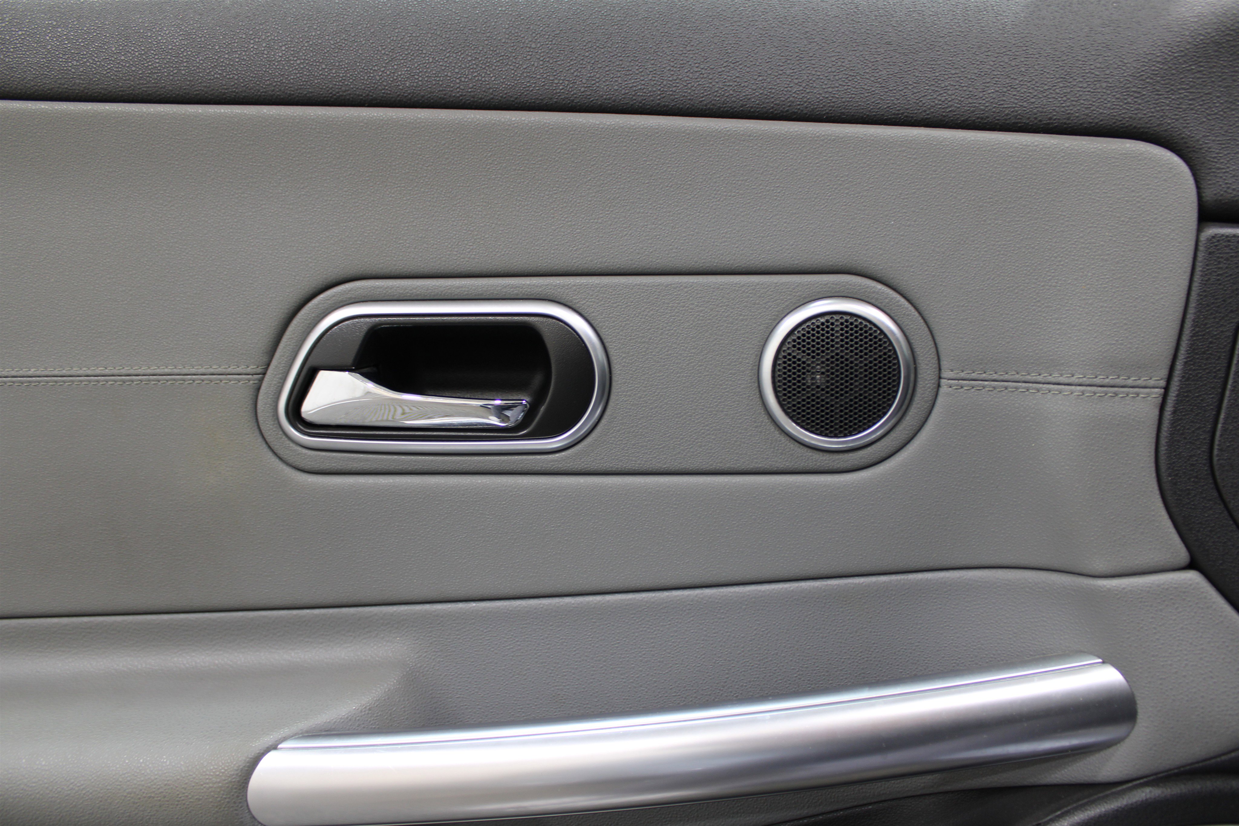 Used 2005 Chrysler Crossfire Limited image 7