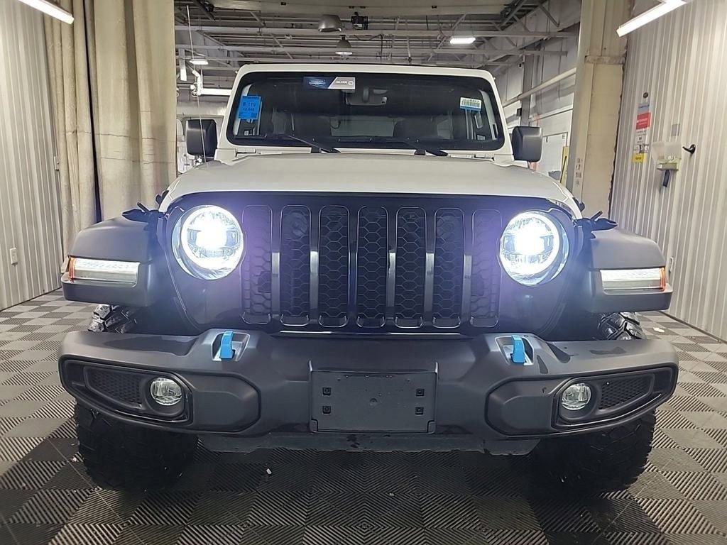 Used 2023 Jeep Wrangler Unlimited w/ Sun & Screen Package image 6