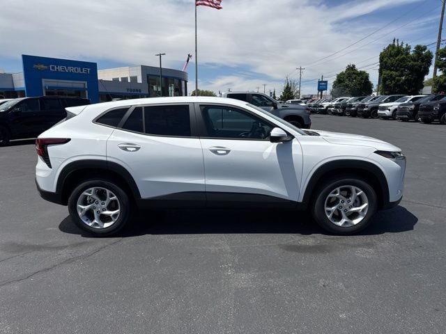 New 2026 Chevrolet Trax LS w/ LS Convenience Package FWD image 8