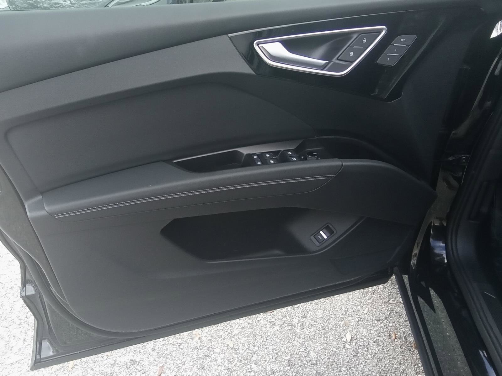 Used 2024 Audi Q4 e-tron Premium Plus w/ Premium Plus image 16