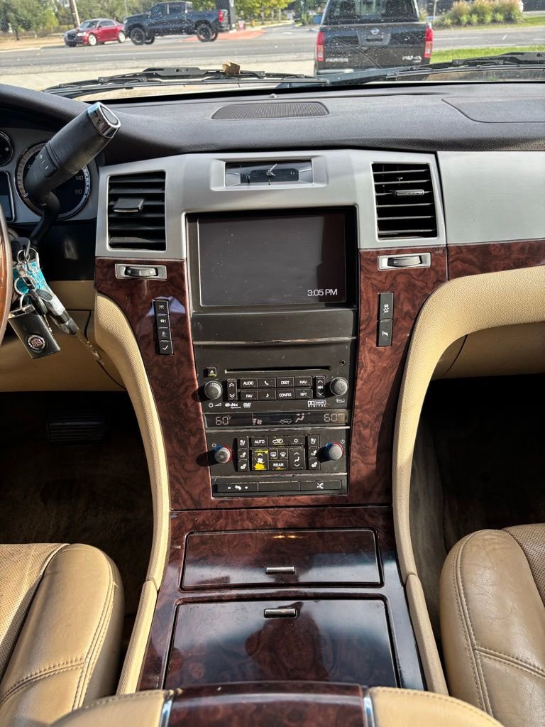Used 2012 Cadillac Escalade ESV Luxury image 14