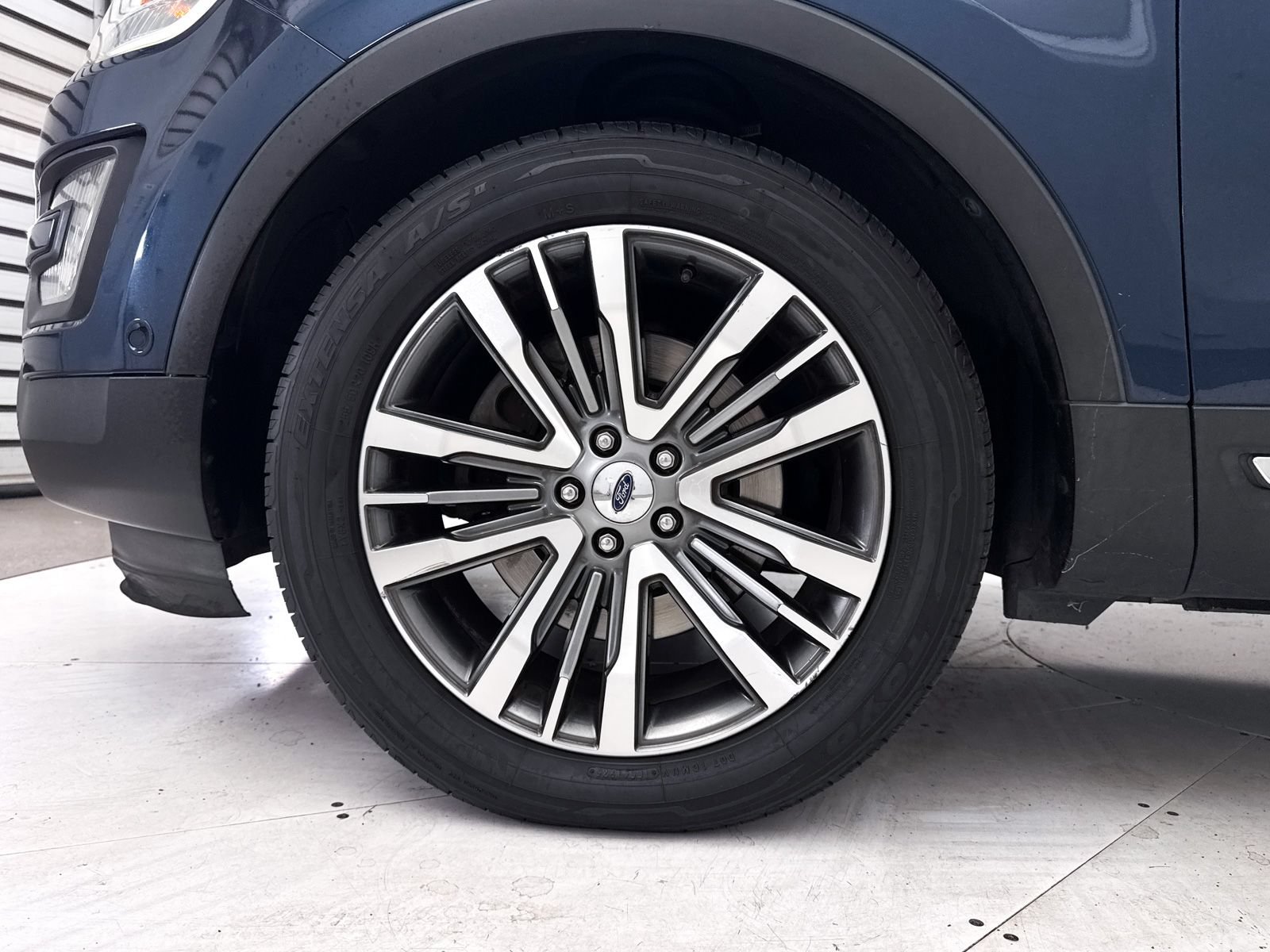 Used 2016 Ford Explorer Platinum AWD/4WD image 5