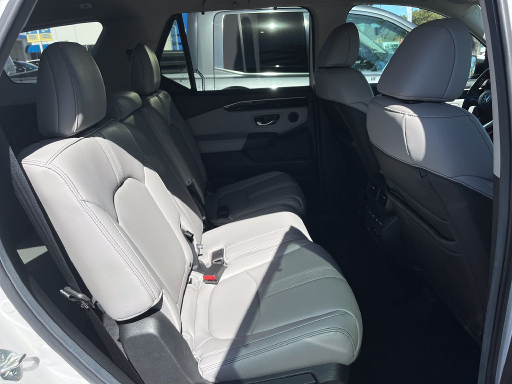 Used 2025 Honda Pilot EX-L image 21