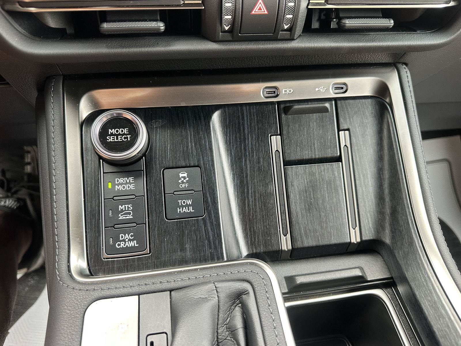 Used 2025 Lexus GX 550 AWD/4WD image 32