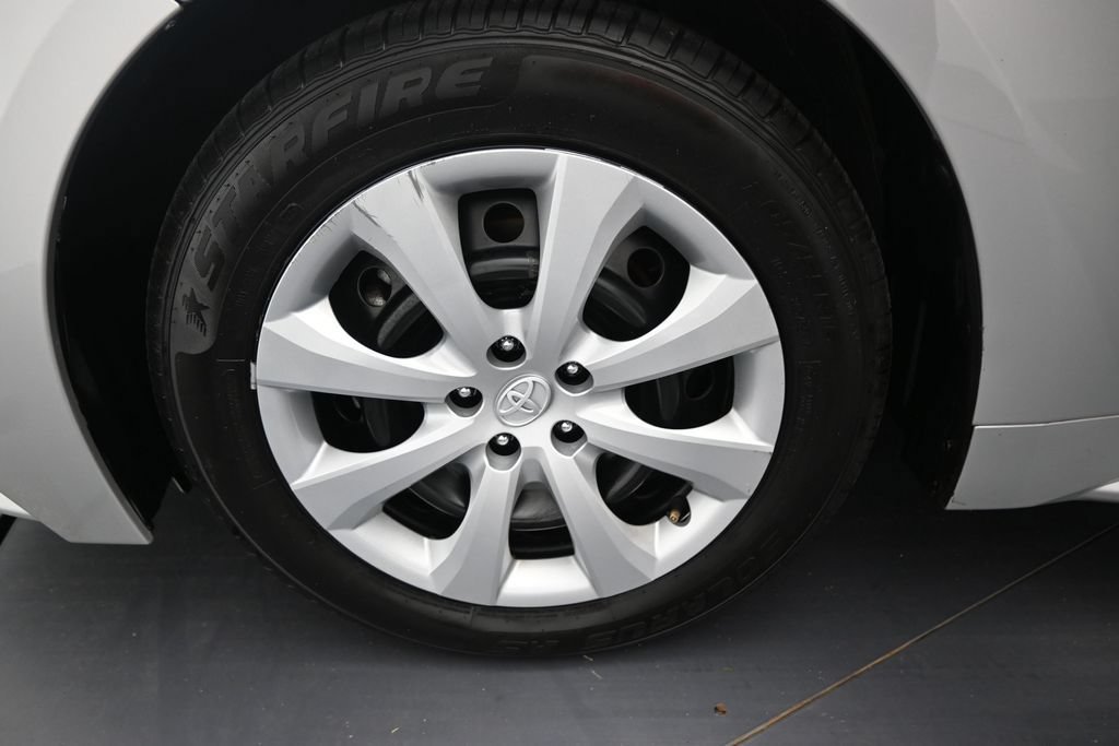 Used 2023 Toyota Corolla LE FWD image 38