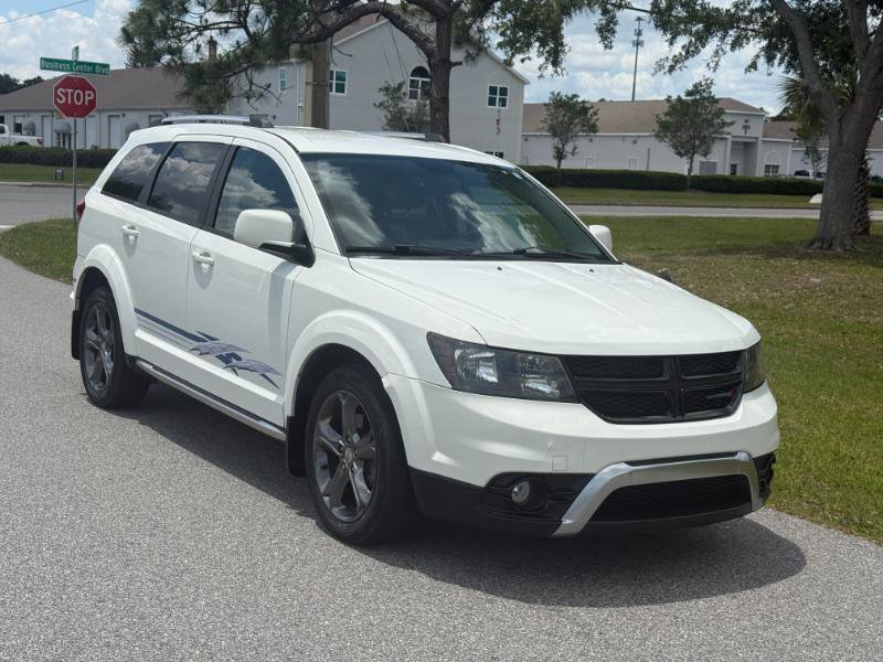 Used 2015 Dodge Journey Crossroad w/ Flexible Seating Group FWD image 1