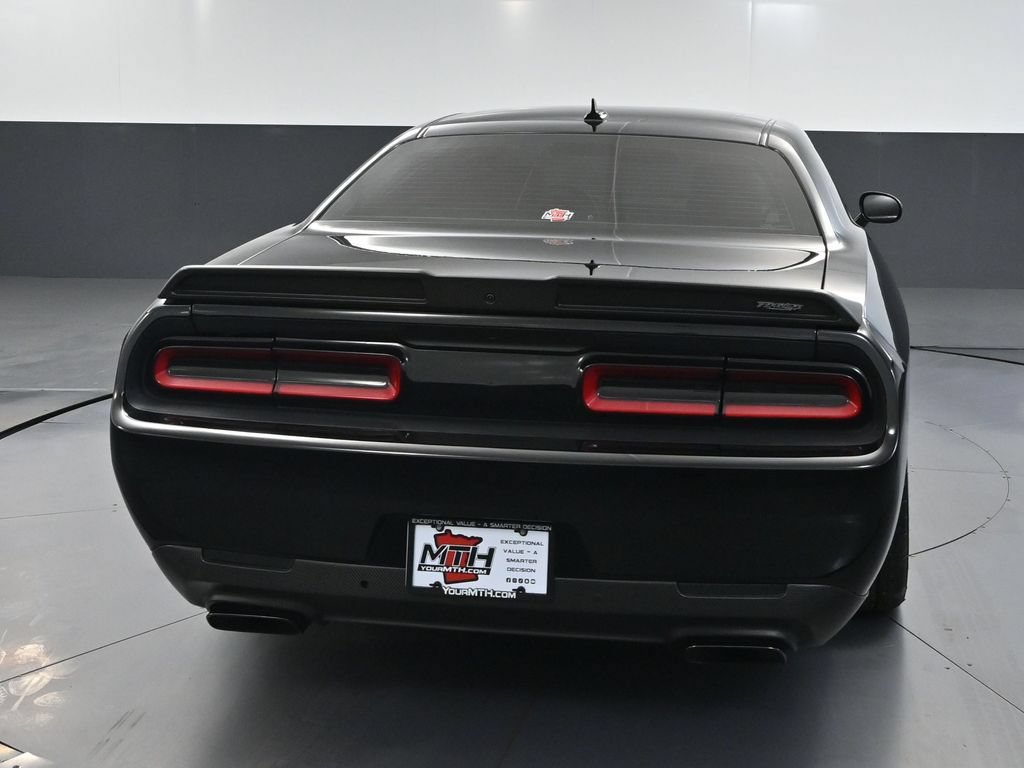 Used 2016 Dodge Challenger SRT Hellcat RWD image 5