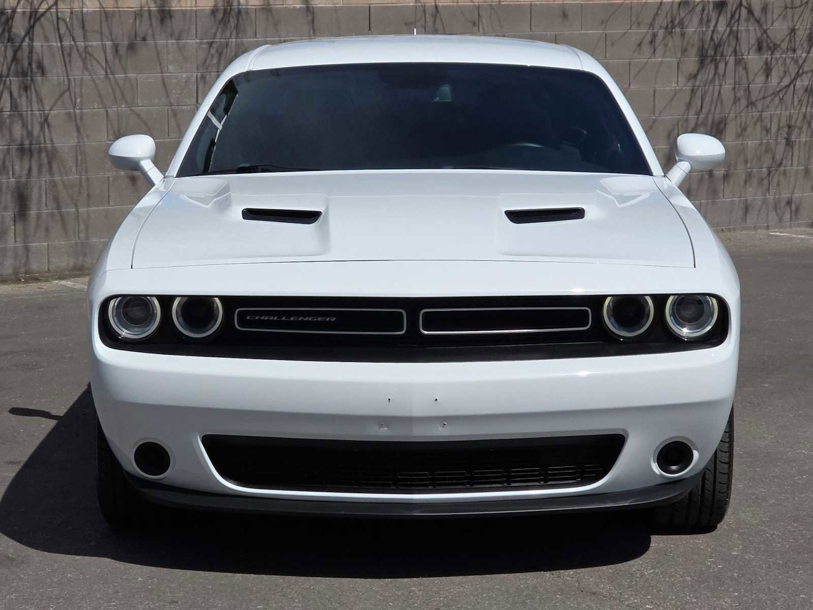 Used 2022 Dodge Challenger SXT image 4