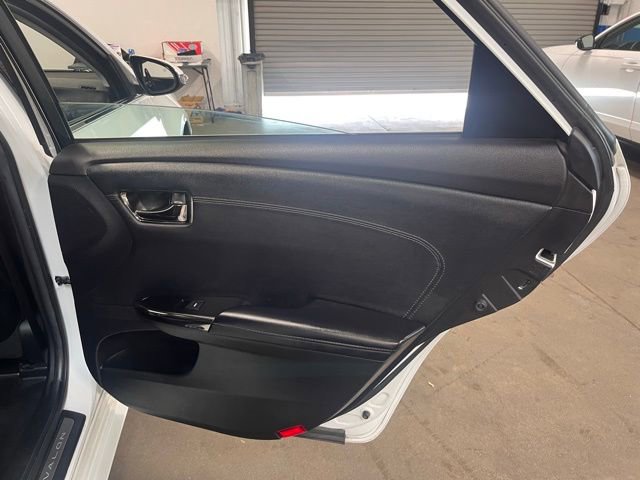 Used 2016 Toyota Avalon Limited w/ Toyota Safety Sense Package image 15