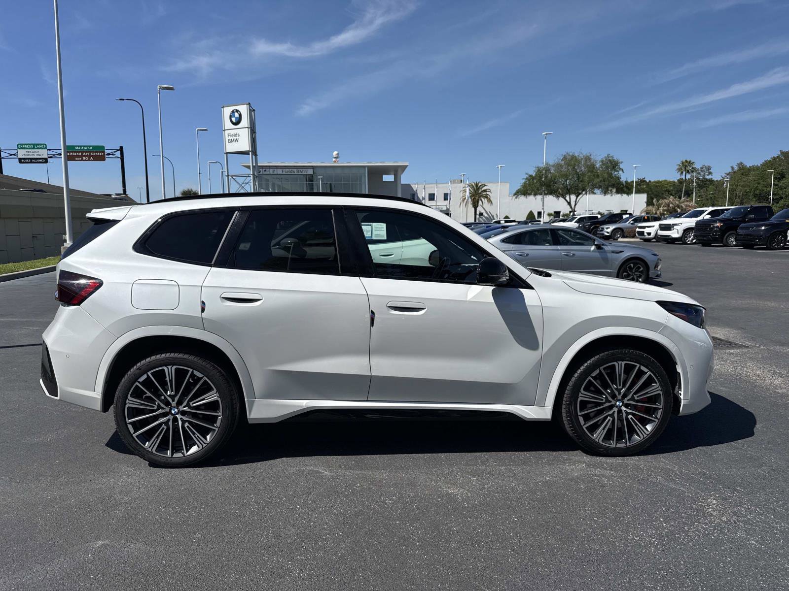 Used 2025 BMW X1 xDrive28i w/ M Sport Package AWD/4WD image 2