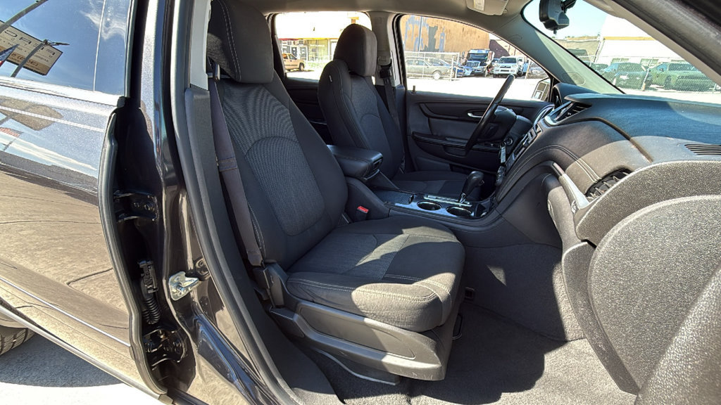Used 2017 Chevrolet Traverse LT FWD image 37