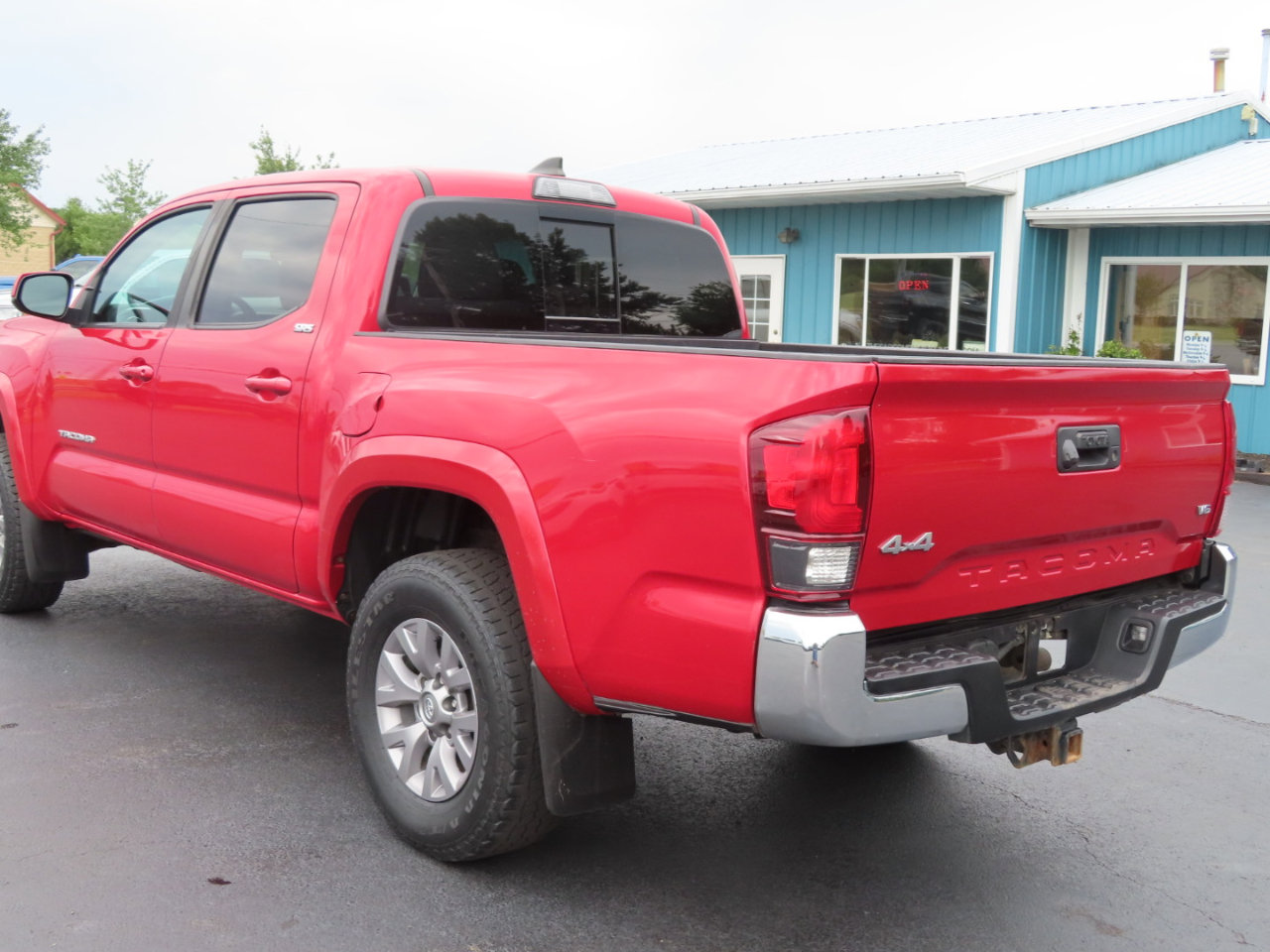Used 2019 Toyota Tacoma SR5 image 16