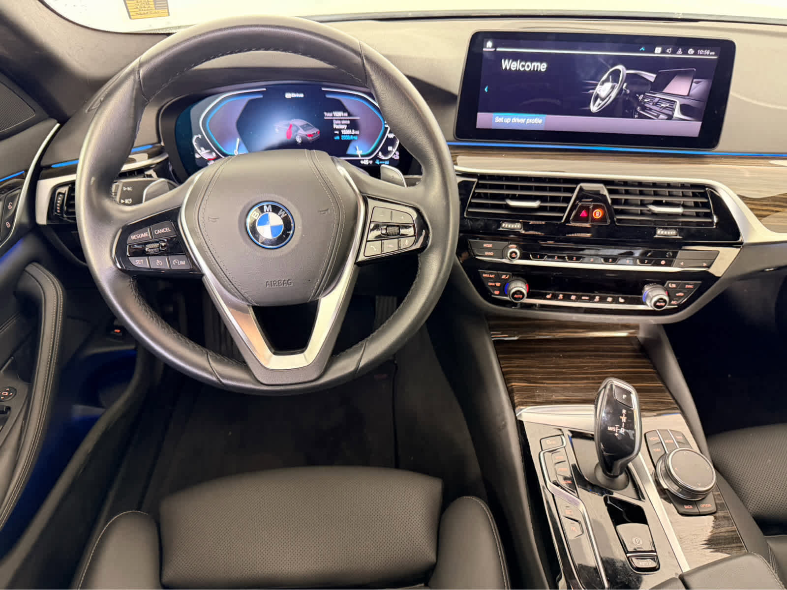 Used 2023 BMW 530e w/ Convenience Package image 13