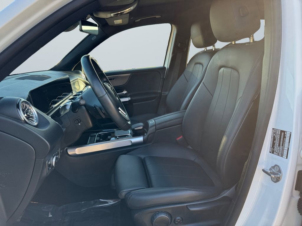 Used 2022 Mercedes-Benz GLB 250 4MATIC image 9