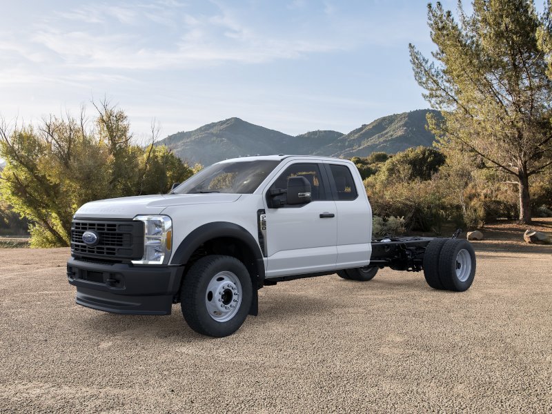 New 2026 Ford F550 4x4 SuperCab Super Duty w/ Snow Plow Prep Package image 1