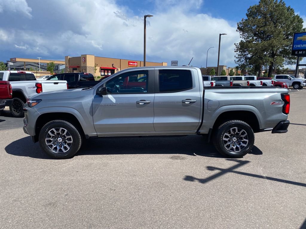 Used 2023 Chevrolet Colorado Z71 w/ Z71 Convenience Package 2 AWD/4WD image 2