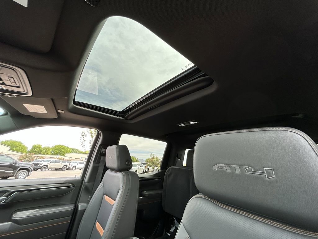 Used 2025 GMC Sierra 1500 AT4 w/ AT4 Premium Package AWD/4WD image 19