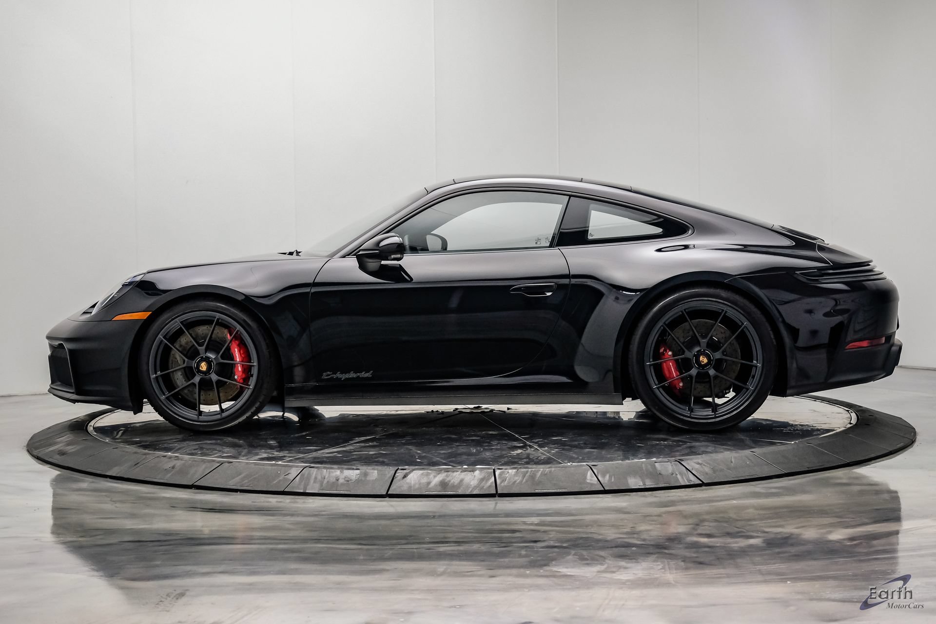 Used 2026 Porsche 911 Carrera 4 GTS AWD/4WD image 7