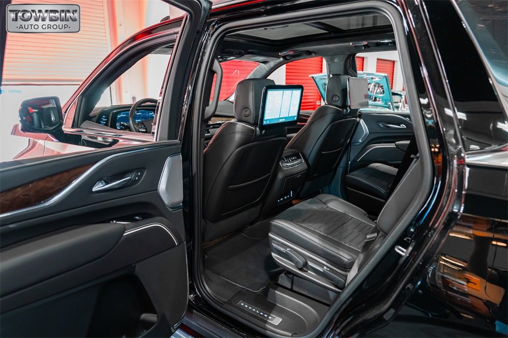 Used 2021 Cadillac Escalade Premium Luxury Platinum image 11